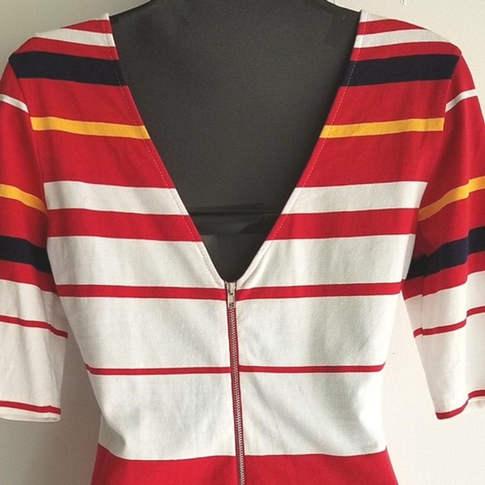 V-Back Zip Fitted Mini Dress - Picture 4 of 6